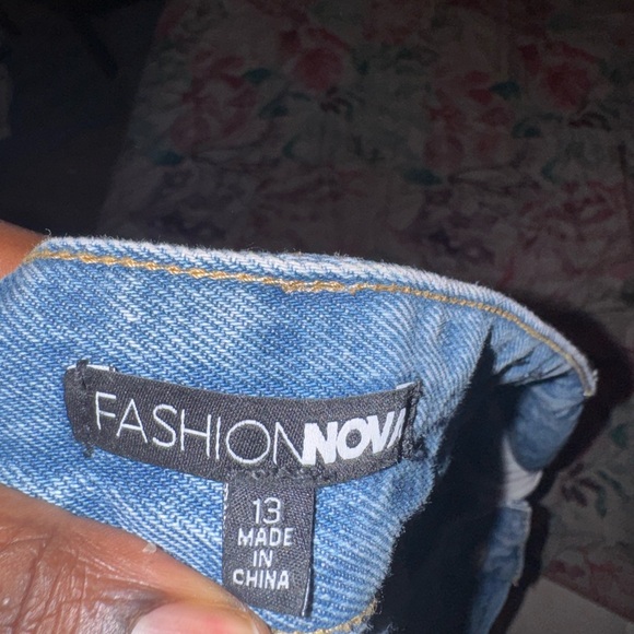 Ripped boyfriend - Picture 3 of 3